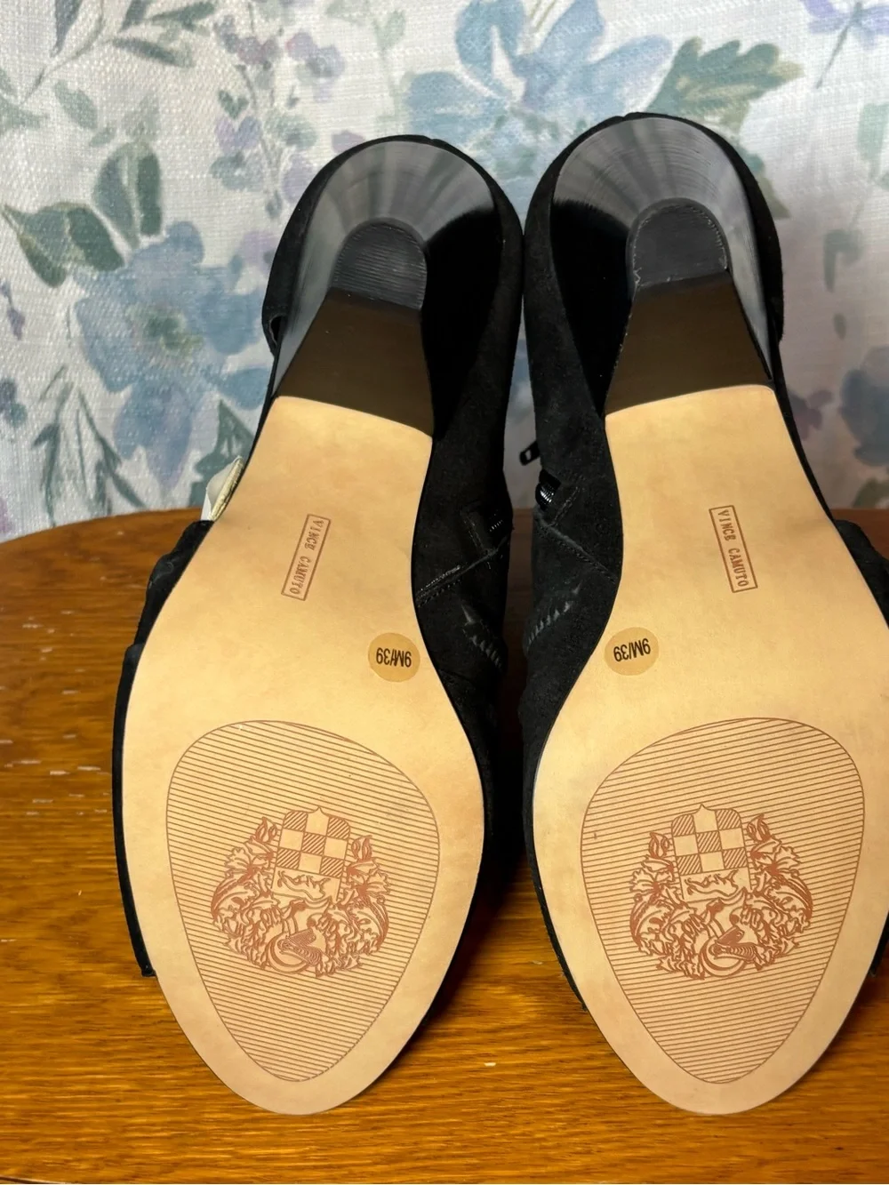 Vince Camuto vince camuto